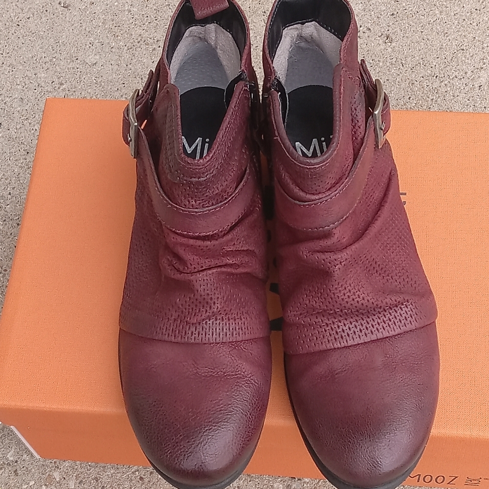 NIB Miz Mooz Suzy Leather Ankle Boots w/Buckle, 39 - Picture 4 of 8